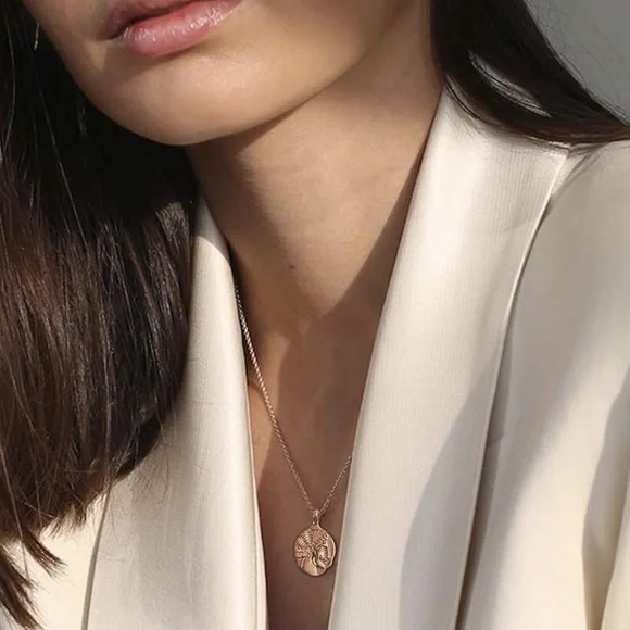 NEW 18K Gold Plated Gold Medallion Pendant Necklace